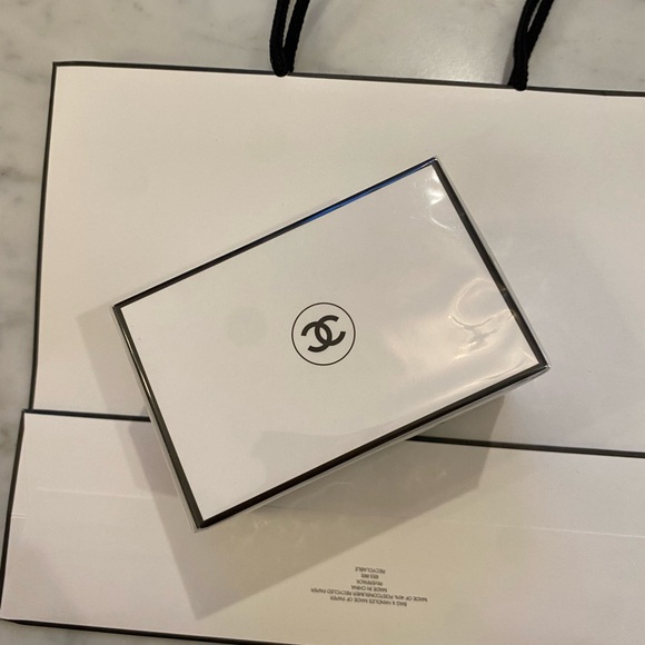 CHANEL No. 5 Perfumed Bath Soap - Picture 3 of 4